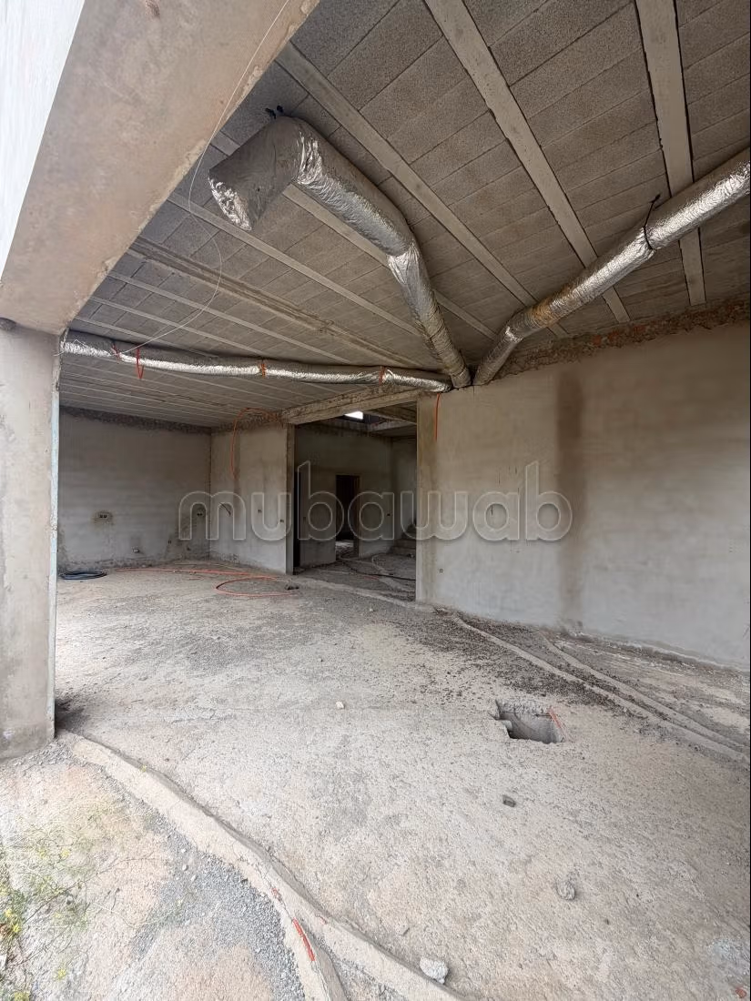 Semi-finished villa for sale – 550 m² – High-end environment