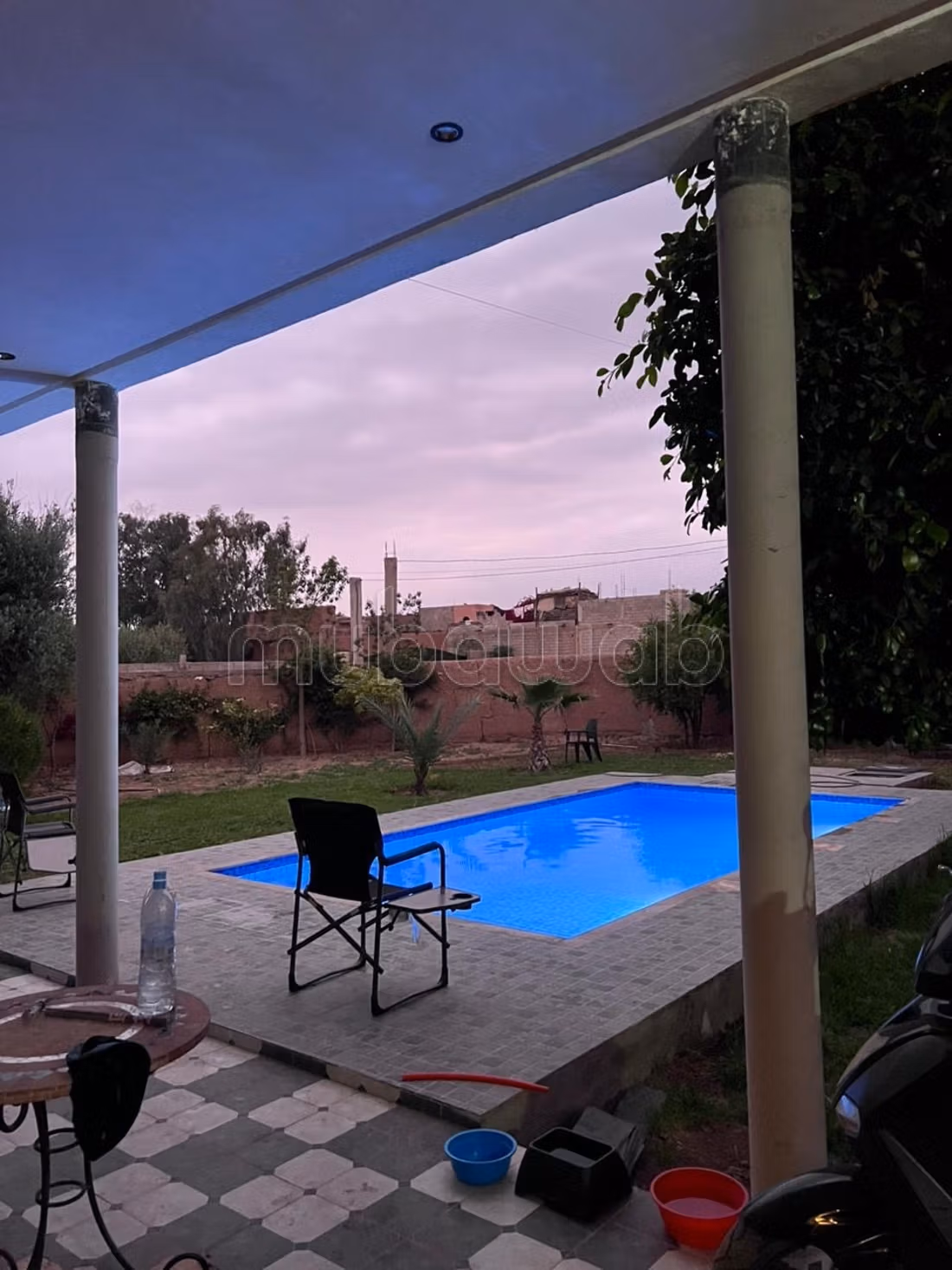 Location d'une maison à Route de Fez.
Surface totale 250 m².
Terrasse et jardin