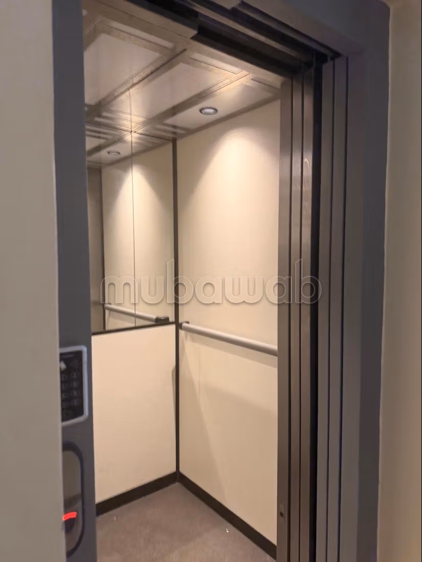 Bonito piso en venta. 2 dormitorios. Con ascensor