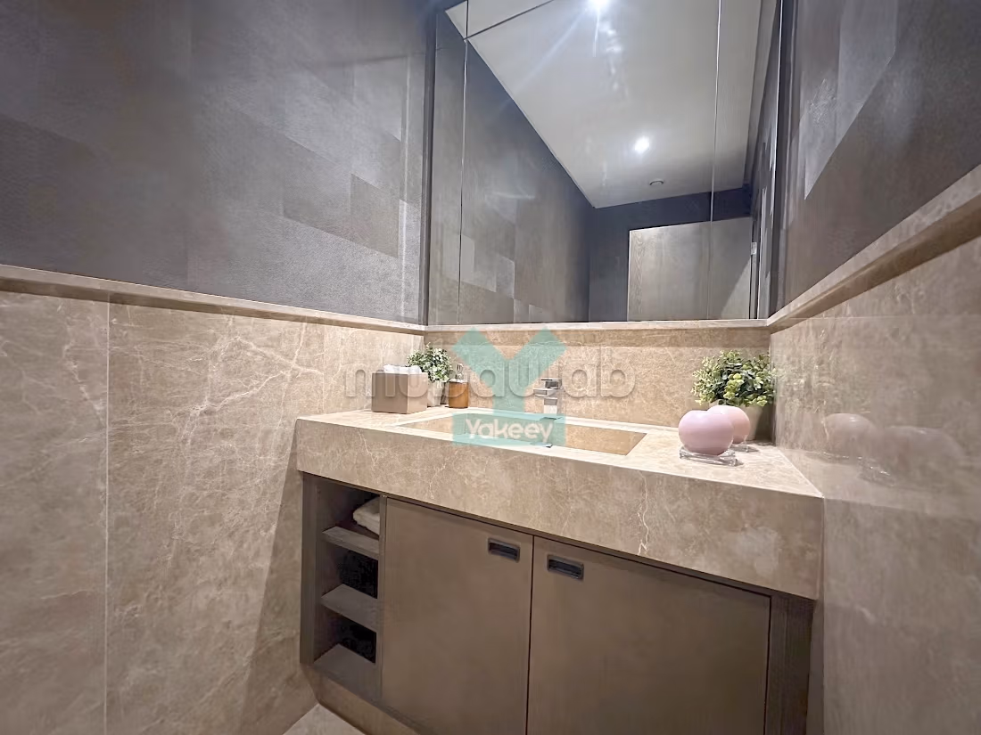 Superbe appartement vide terrasse parc et piscine