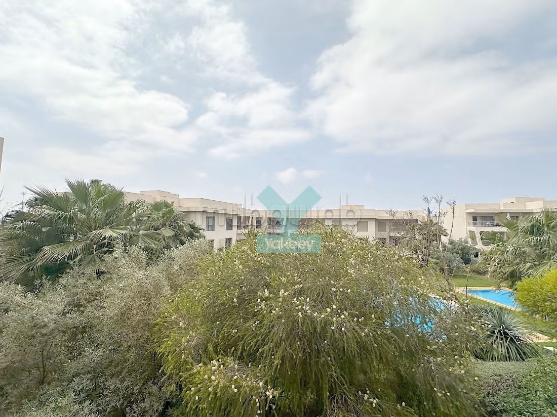 Superbe appartement vide terrasse parc et piscine
