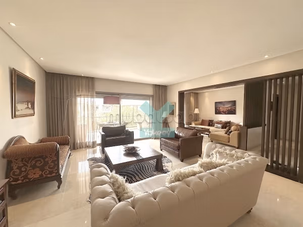 Superbe appartement vide terrasse parc et piscine