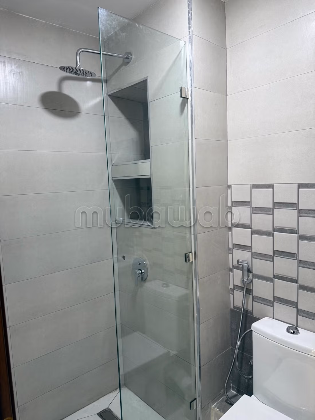 Appartement moderne avec vue ensoleillée et résidence sécurisée à Jnan Znata
