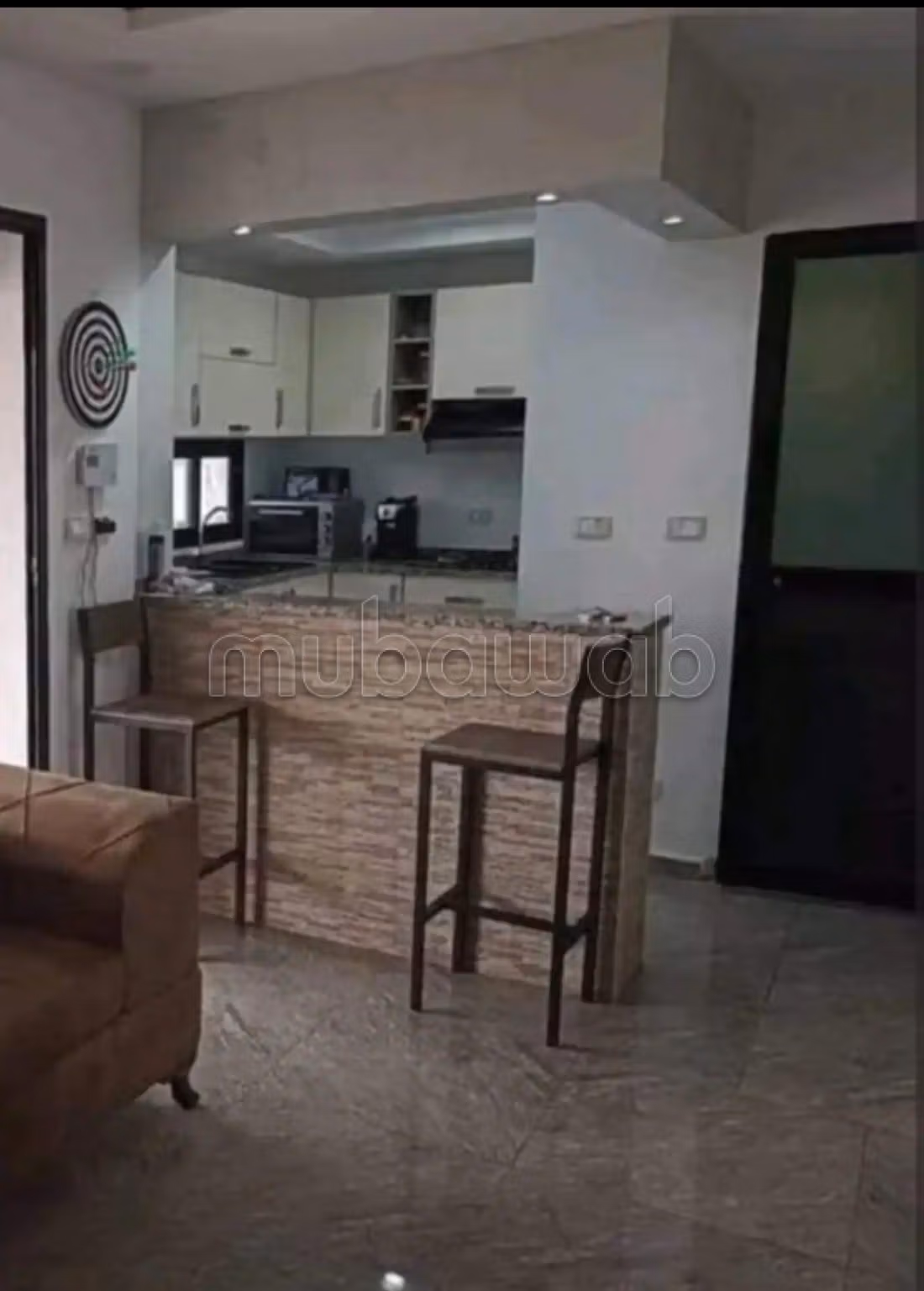 Belle maison à louer pour vos vacances. 
2 chambres. 
Porte blindée et chauffage central