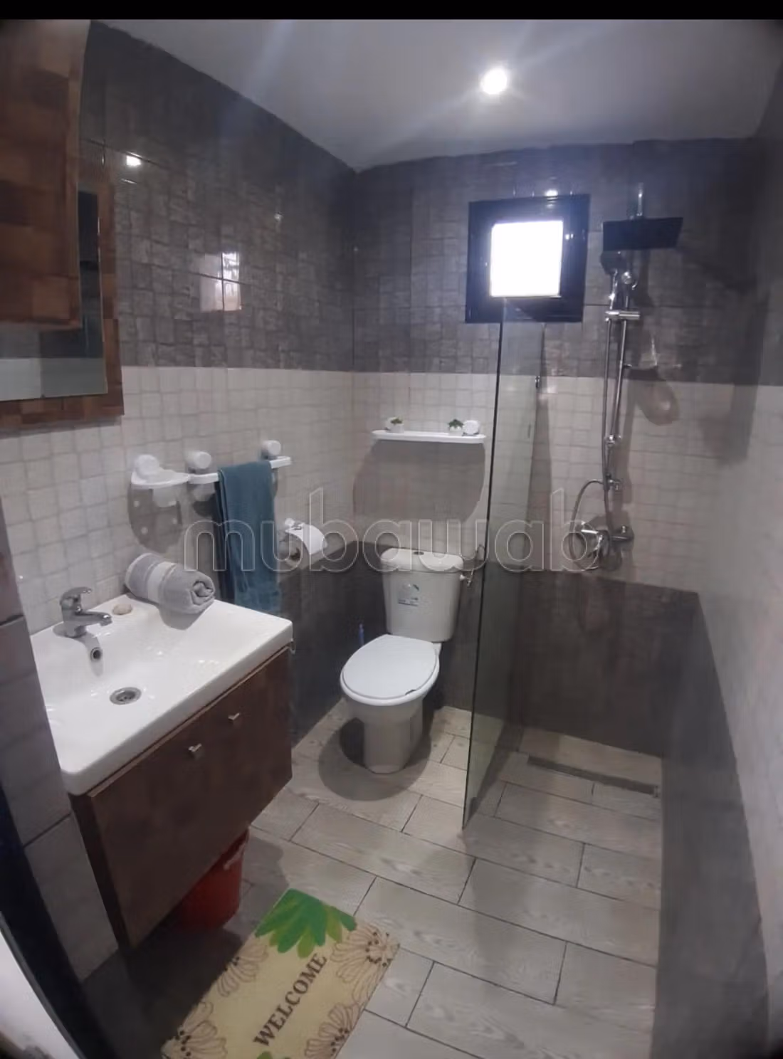 Belle maison à louer pour vos vacances. 
2 chambres. 
Porte blindée et chauffage central