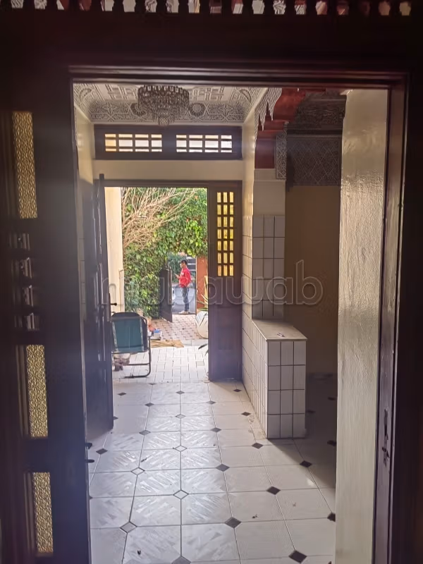 Villa de luxe à vendre à Riyad. 
2 pièces confortables. 
Belle terrasse et jardin