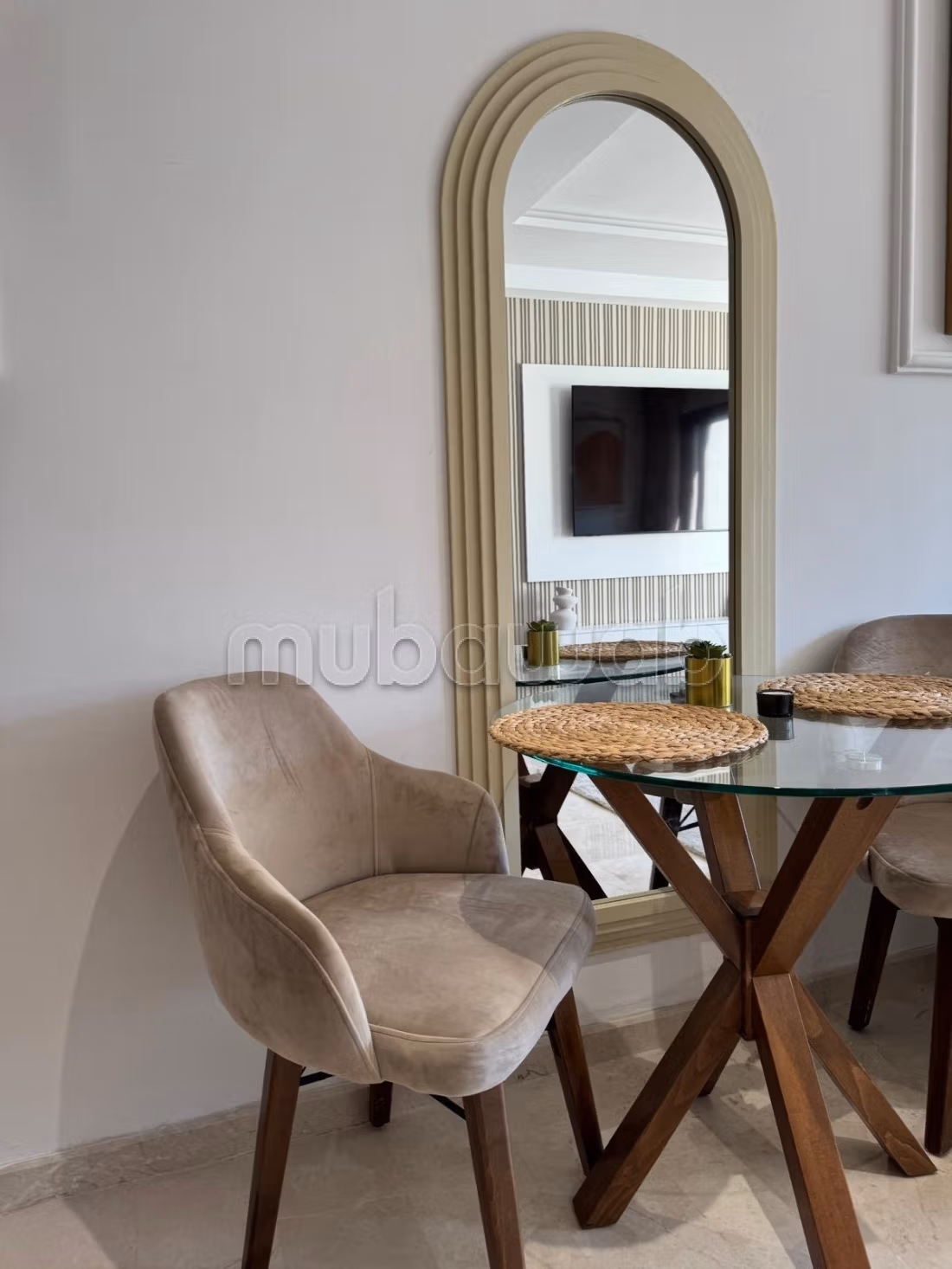 Superbe studio meublé avec terrasse à louer — 5
