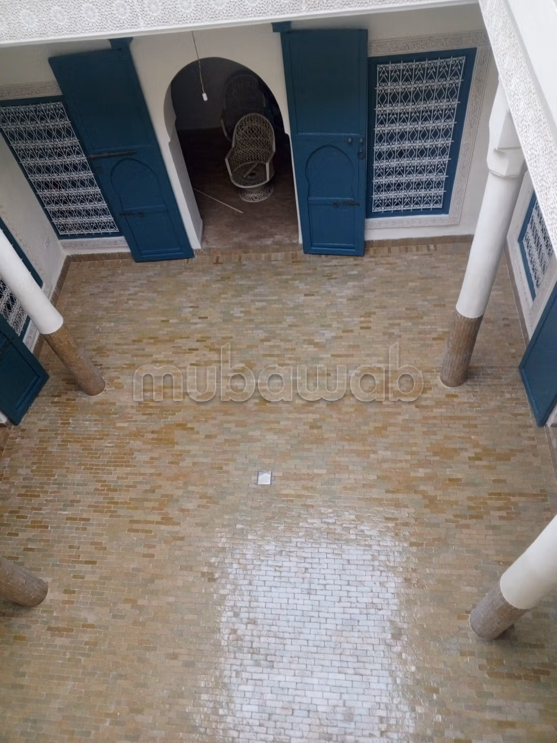 Riad à vendre à Zaouia Sidi Ghalem. 8 pièces confortables. Piscine
