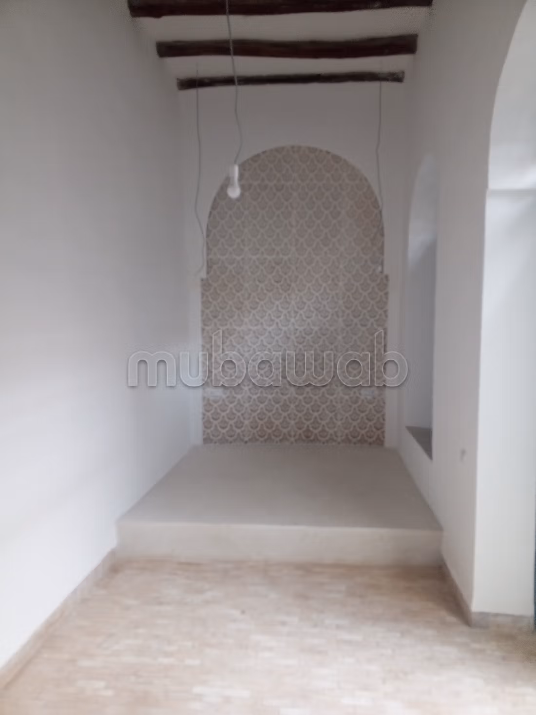 Riad à vendre à Zaouia Sidi Ghalem. 8 pièces confortables. Piscine