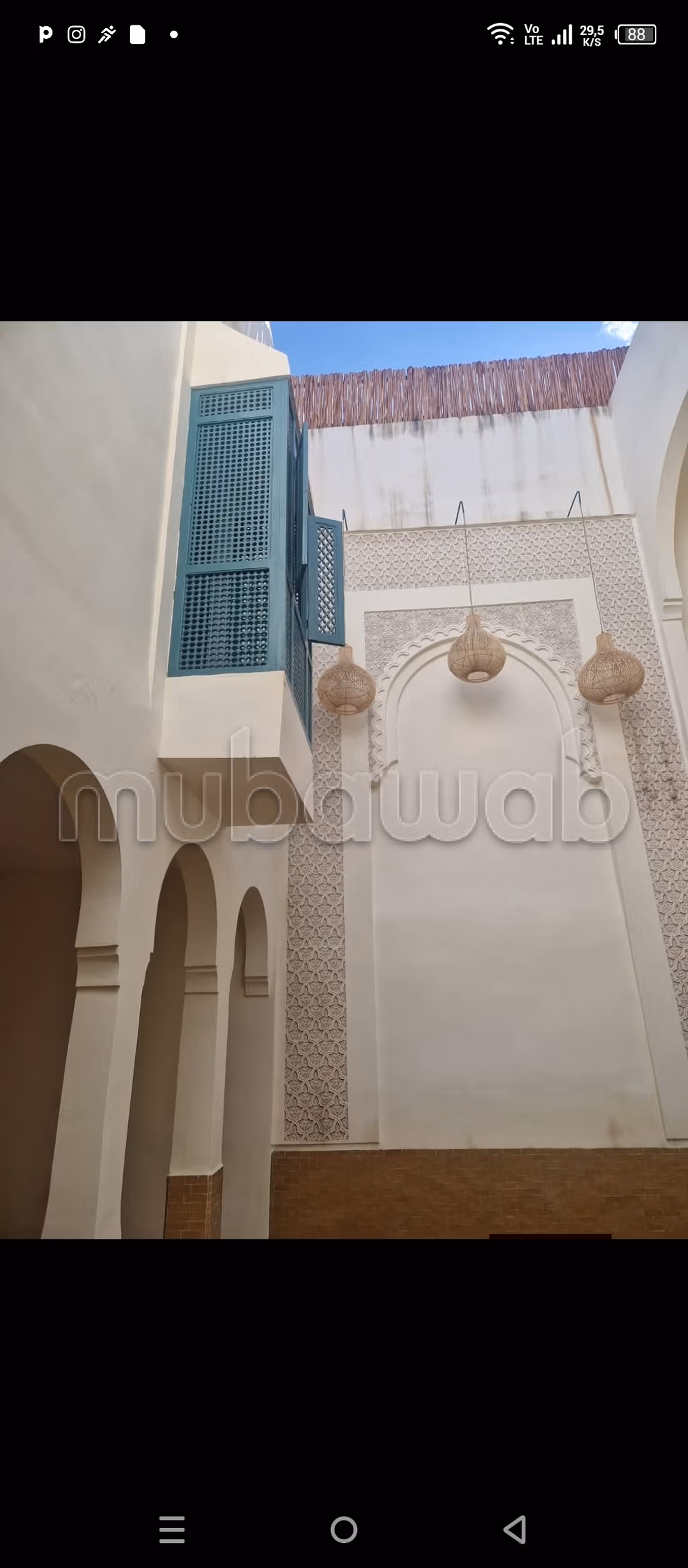 Riad à vendre à Zaouia Sidi Ghalem. 8 pièces confortables. Piscine