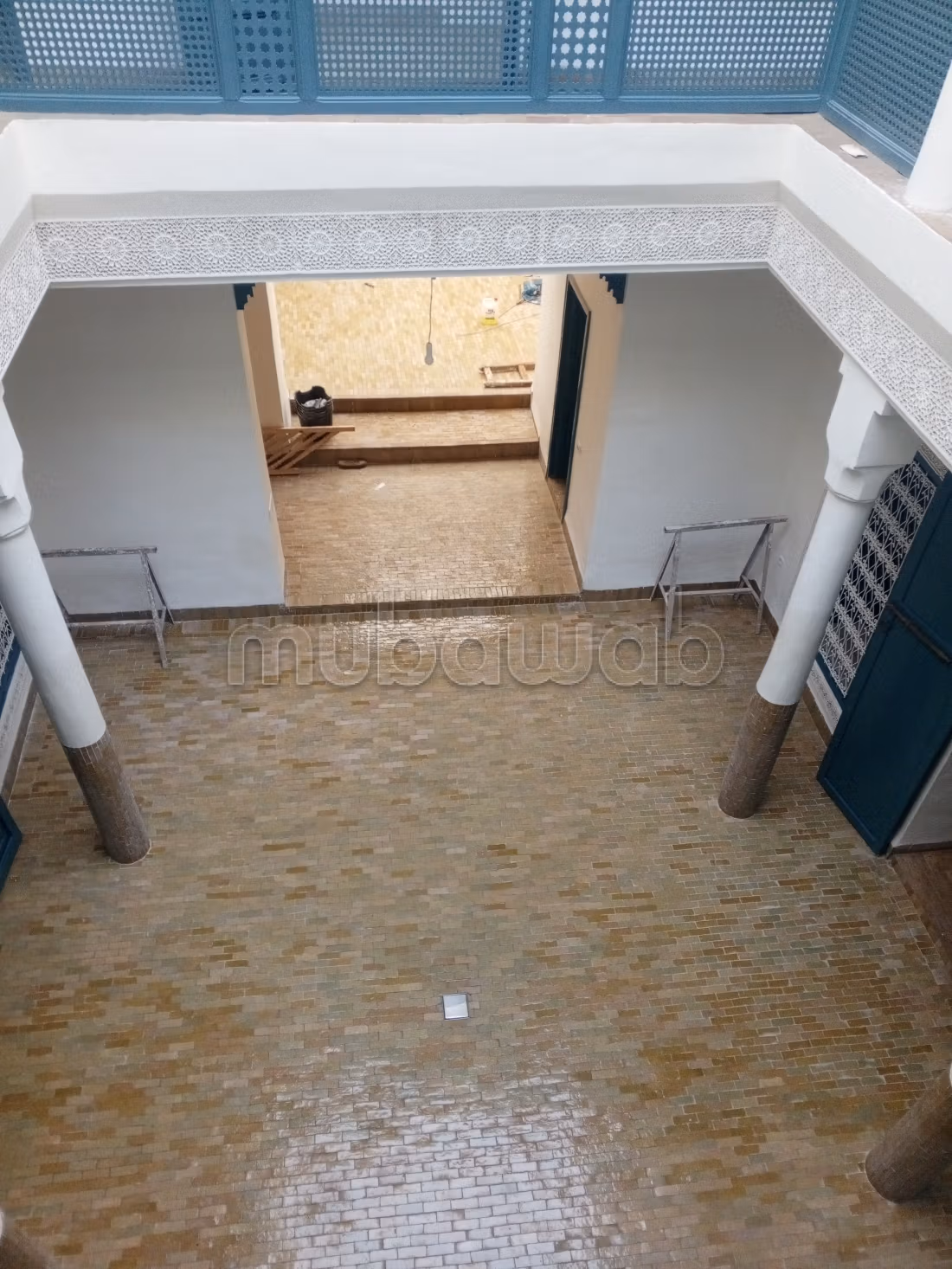 Riad à vendre à Zaouia Sidi Ghalem. 8 pièces confortables. Piscine
