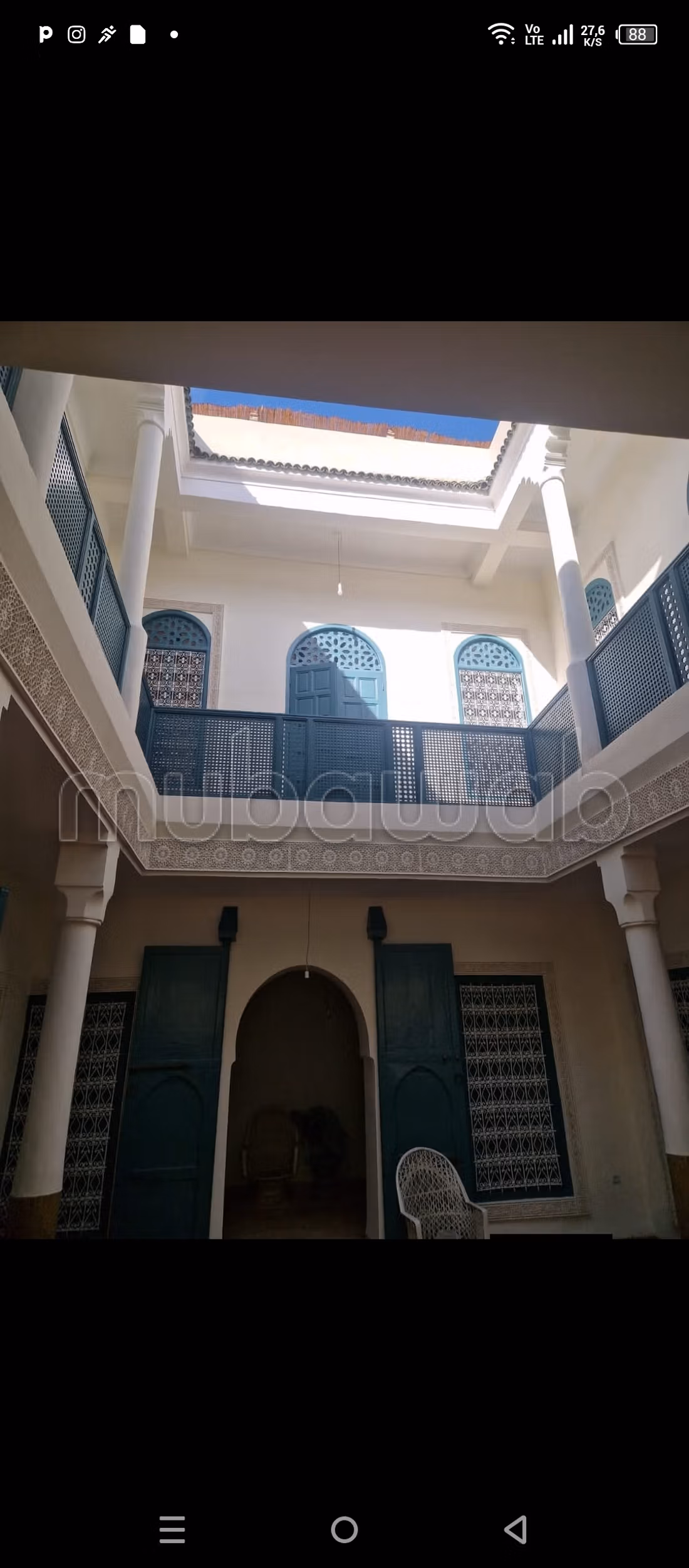 Riad à vendre à Zaouia Sidi Ghalem. 8 pièces confortables. Piscine