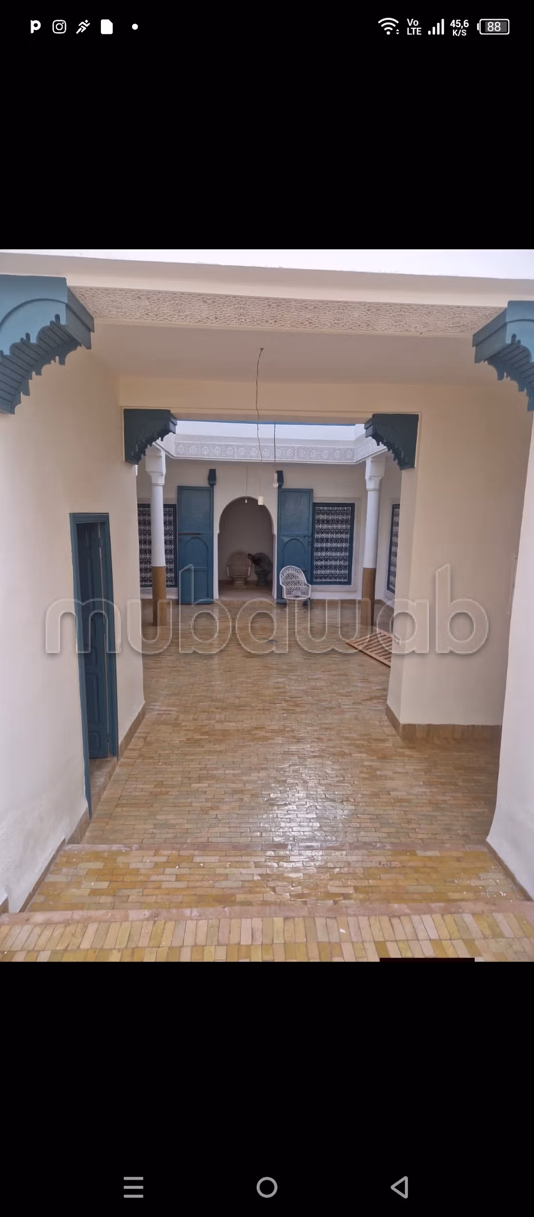 Riad à vendre à Zaouia Sidi Ghalem. 8 pièces confortables. Piscine