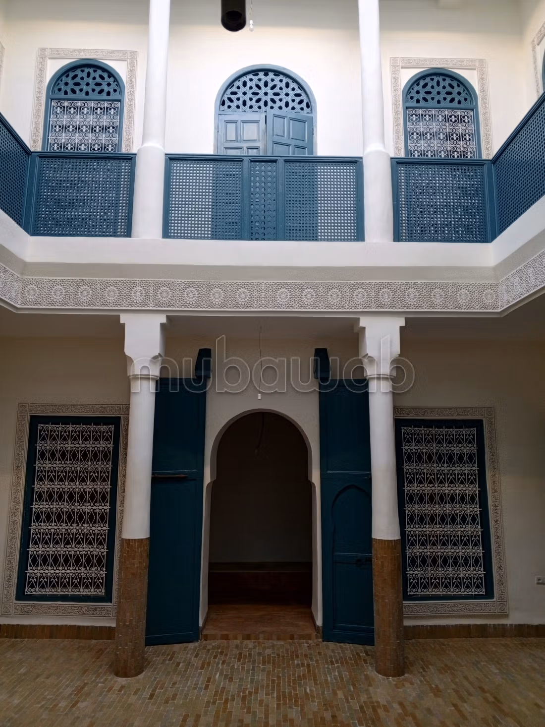 Riad à vendre à Zaouia Sidi Ghalem. 8 pièces confortables. Piscine