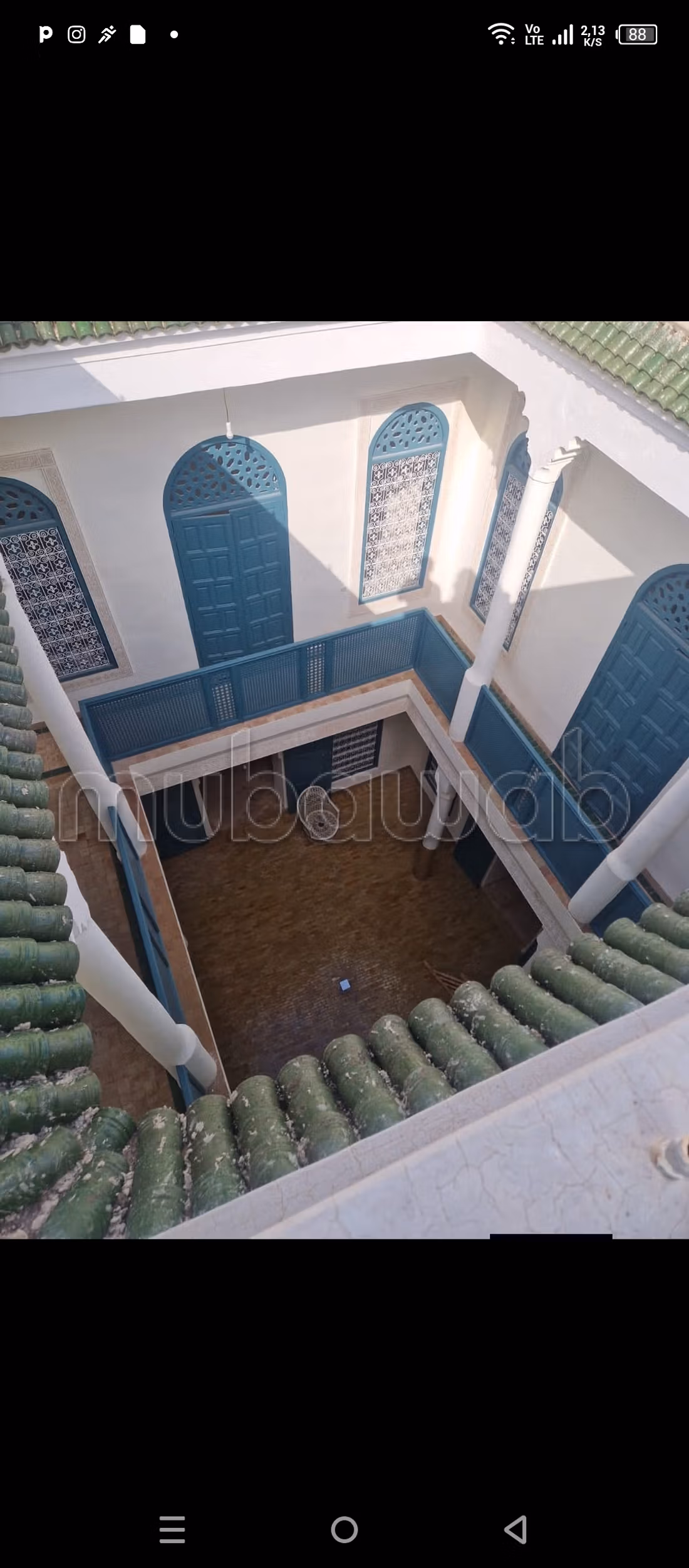 Riad à vendre à Zaouia Sidi Ghalem. 8 pièces confortables. Piscine
