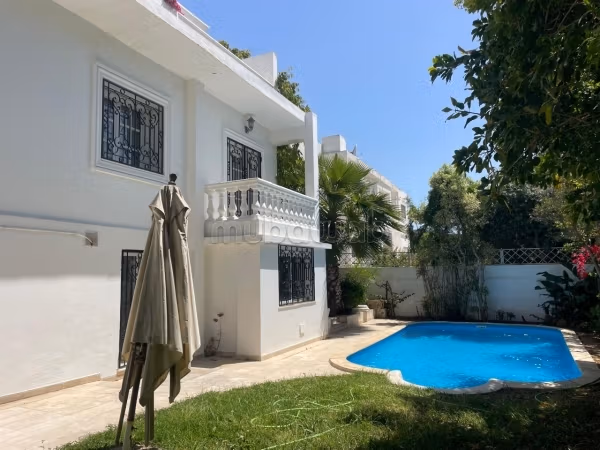 Location villa avec piscine a el menzah 1