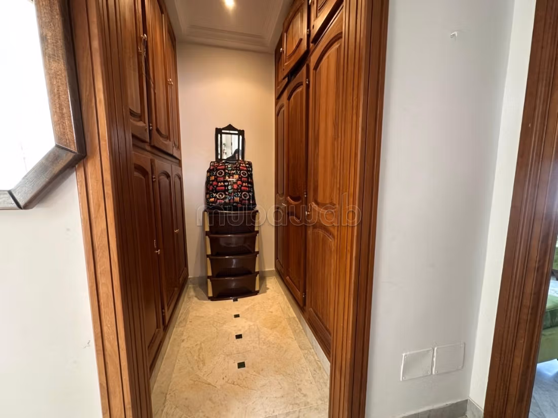 A vendre une villa S6 à Ennasr 2