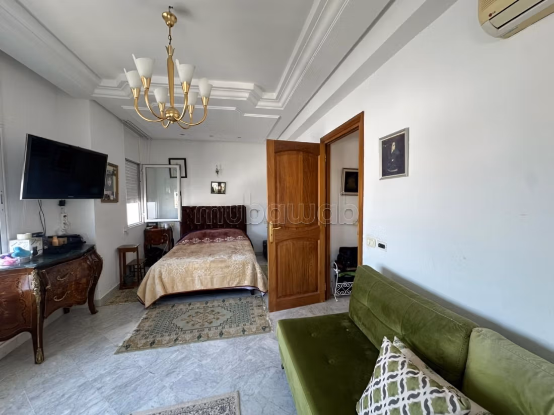 A vendre une villa S6 à Ennasr 2