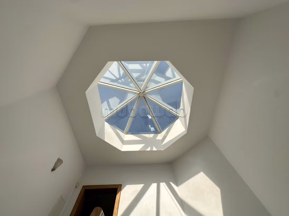 A vendre une villa S6 à Ennasr 2