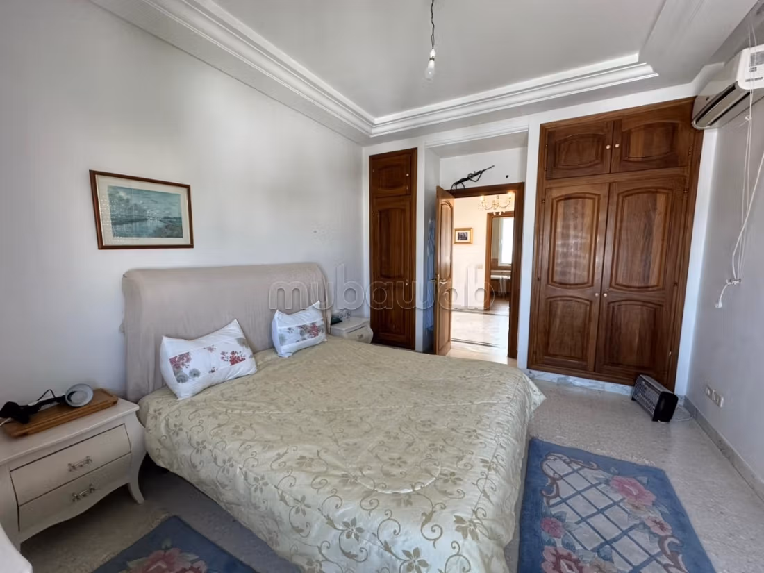 A vendre une villa S6 à Ennasr 2