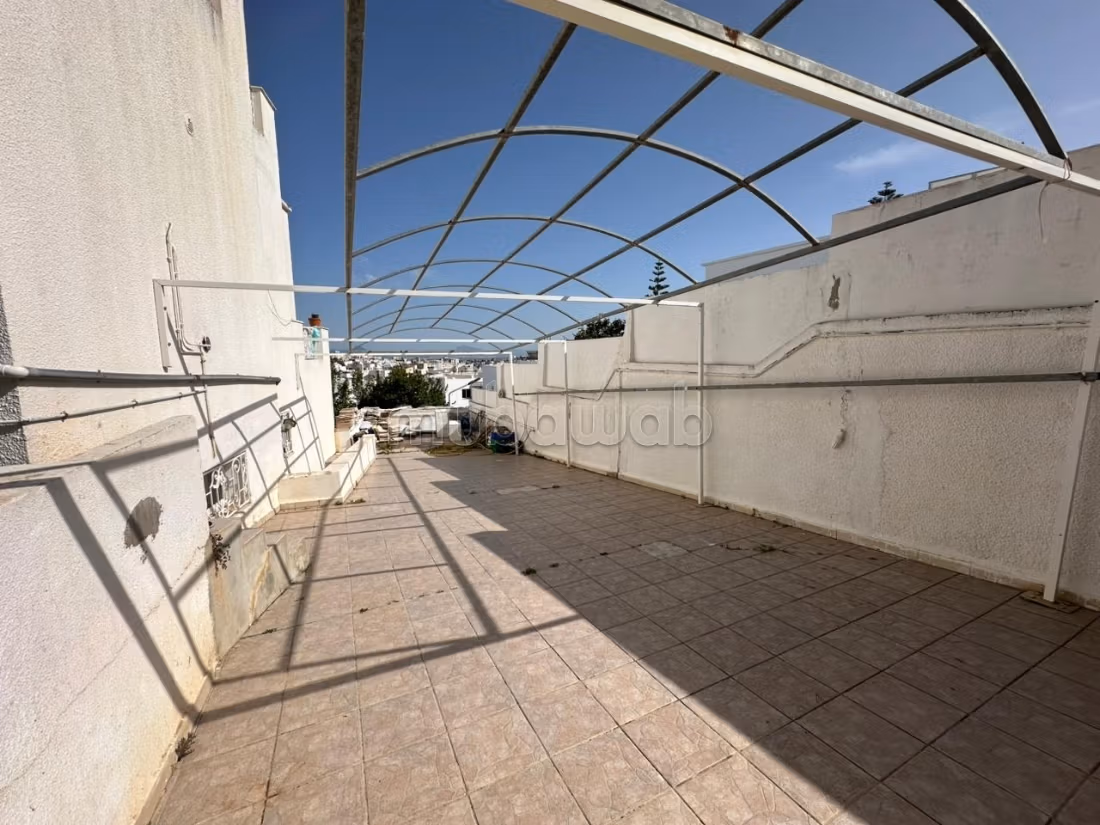 A vendre une villa S6 à Ennasr 2
