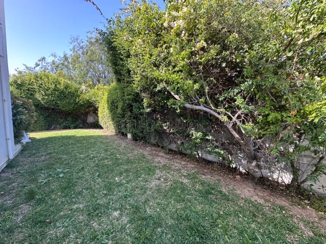A vendre une villa S6 à Ennasr 2