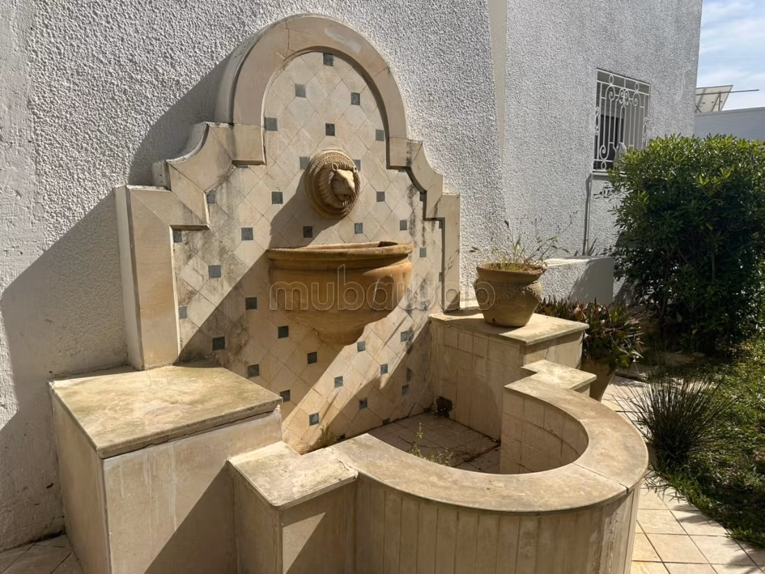 A vendre une villa S6 à Ennasr 2