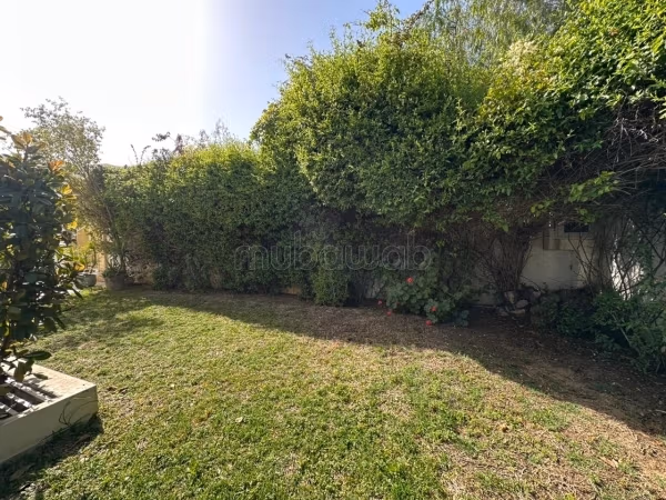 A vendre une villa S6 à Ennasr 2