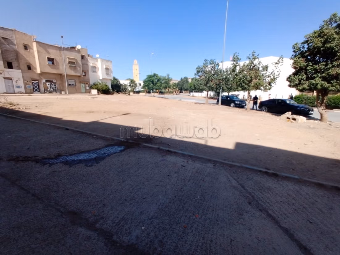 Commercial plot crèche for sale 405m2 R2