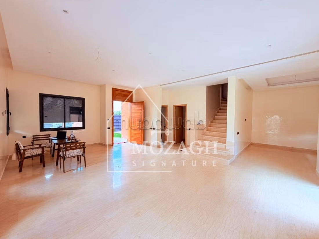 Magnifica villa con 4 camere a Targa