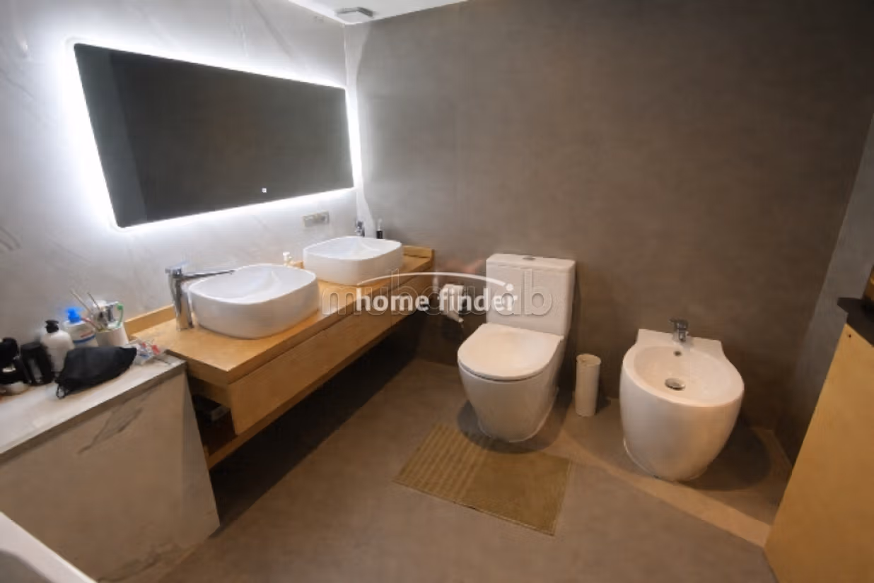 Bureau à vendre sur Anfa 193 m²