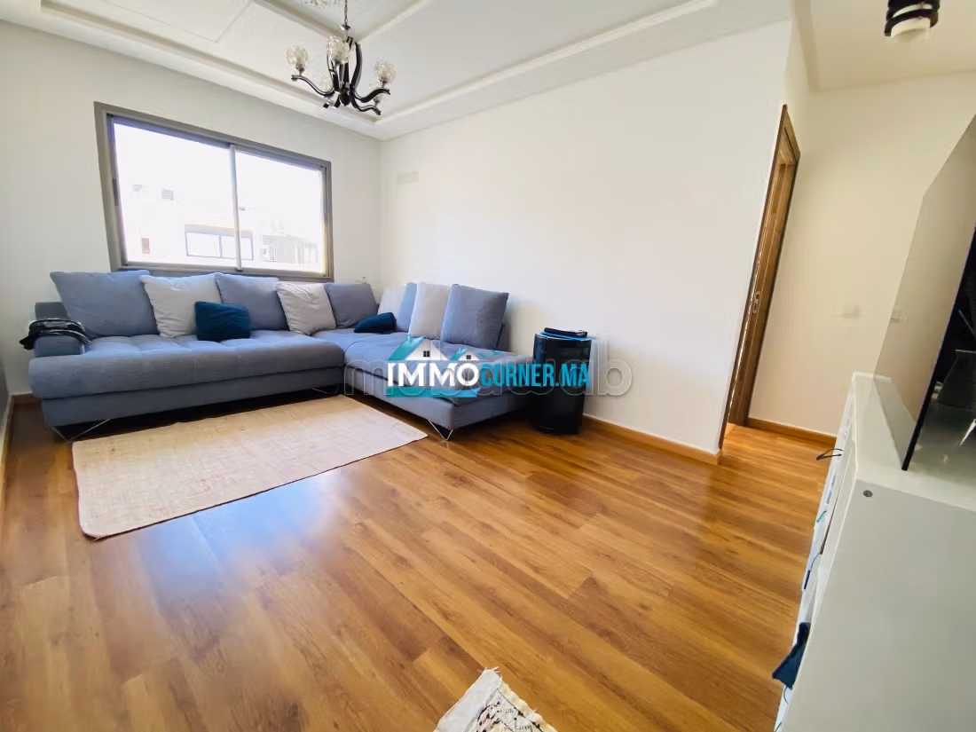Appartement cosy à louer avec grande terrasse et garage – Centre ville Tanger