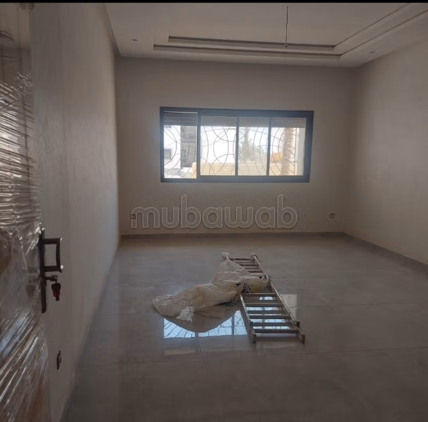 Appartement à vendre à Hay Salam. 
1 Pièce. Cuisine entièrement équipée — 3