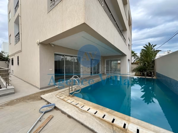 Duplex a Marsa S5 con piscina