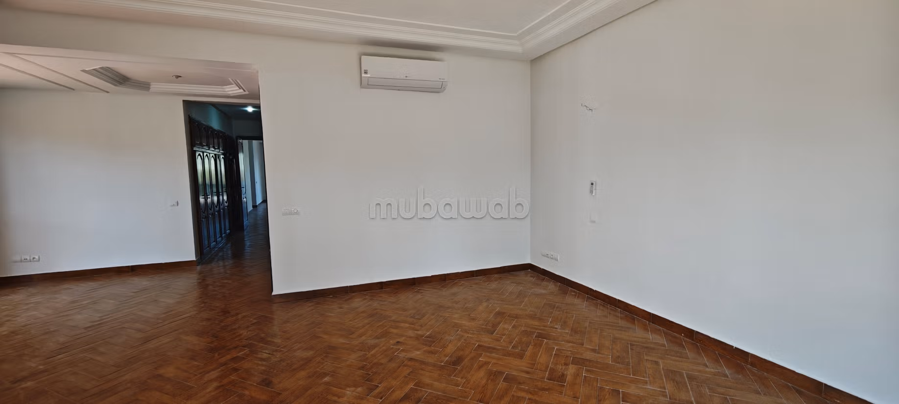 Villa 5 suites vide à louer – Souissi Rabat