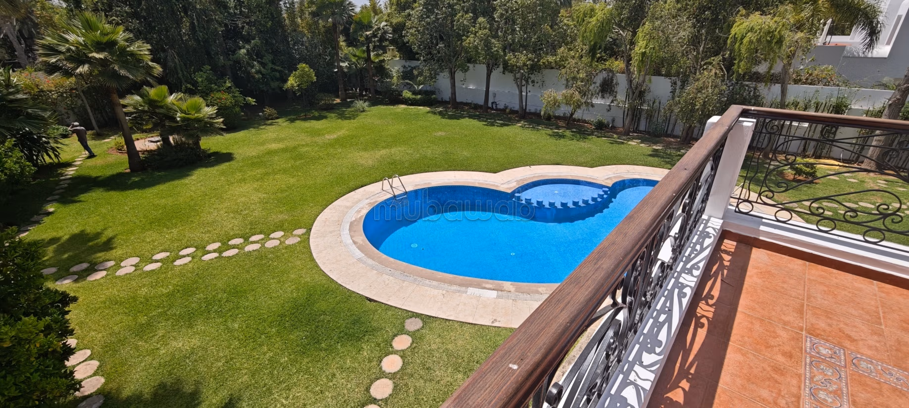 Villa 5 suites vide à louer – Souissi Rabat