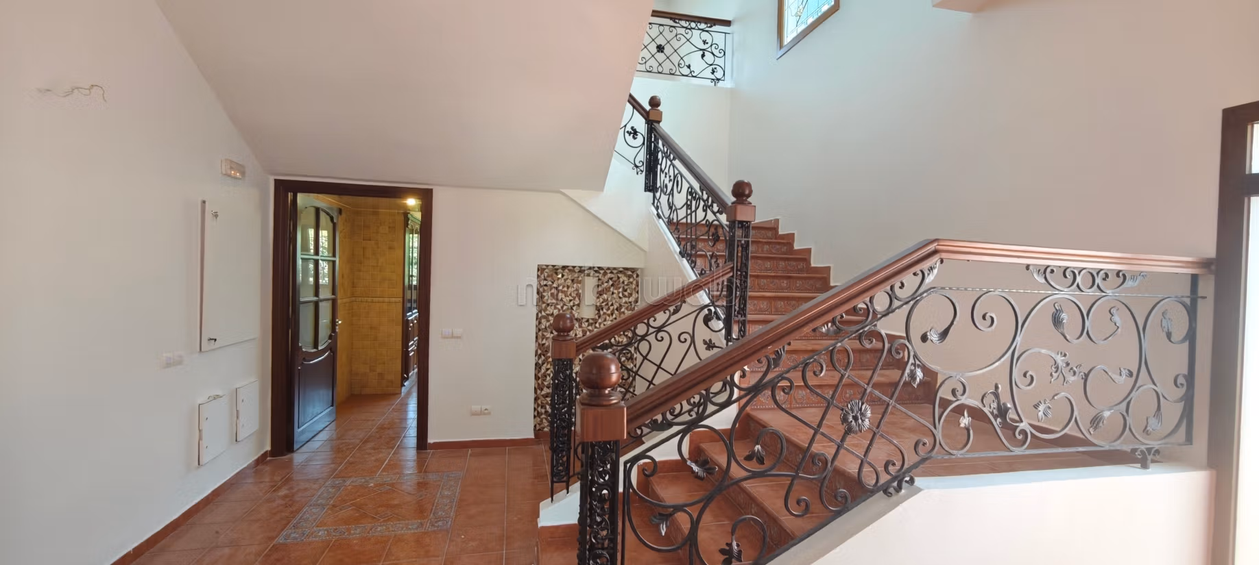 Villa 5 suites vide à louer – Souissi Rabat