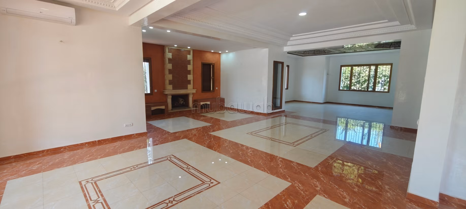 Villa 5 suites vide à louer – Souissi Rabat
