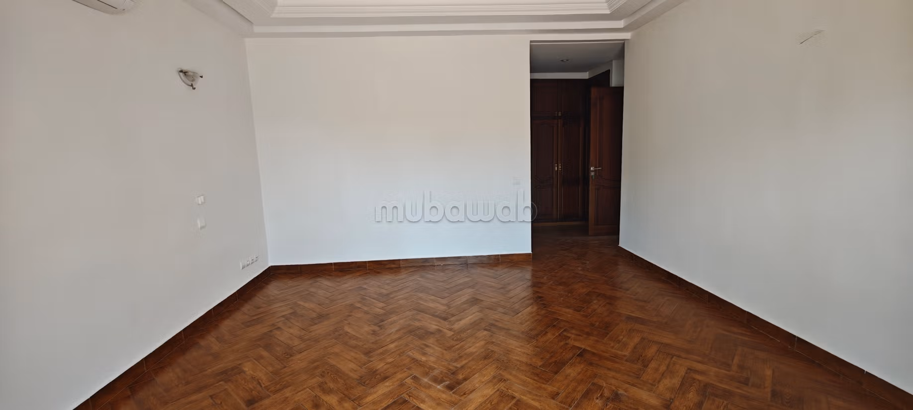 Villa 5 suites vide à louer – Souissi Rabat