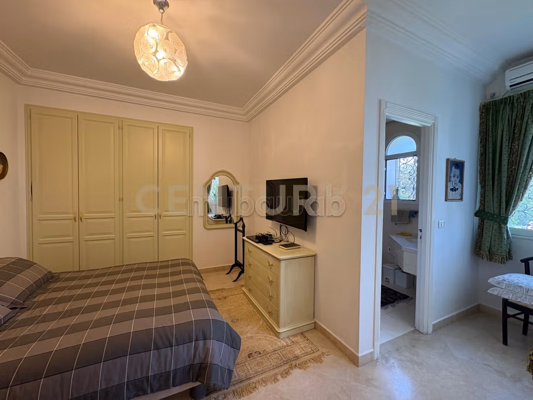 Una Villa a La Soukra in Vendita
