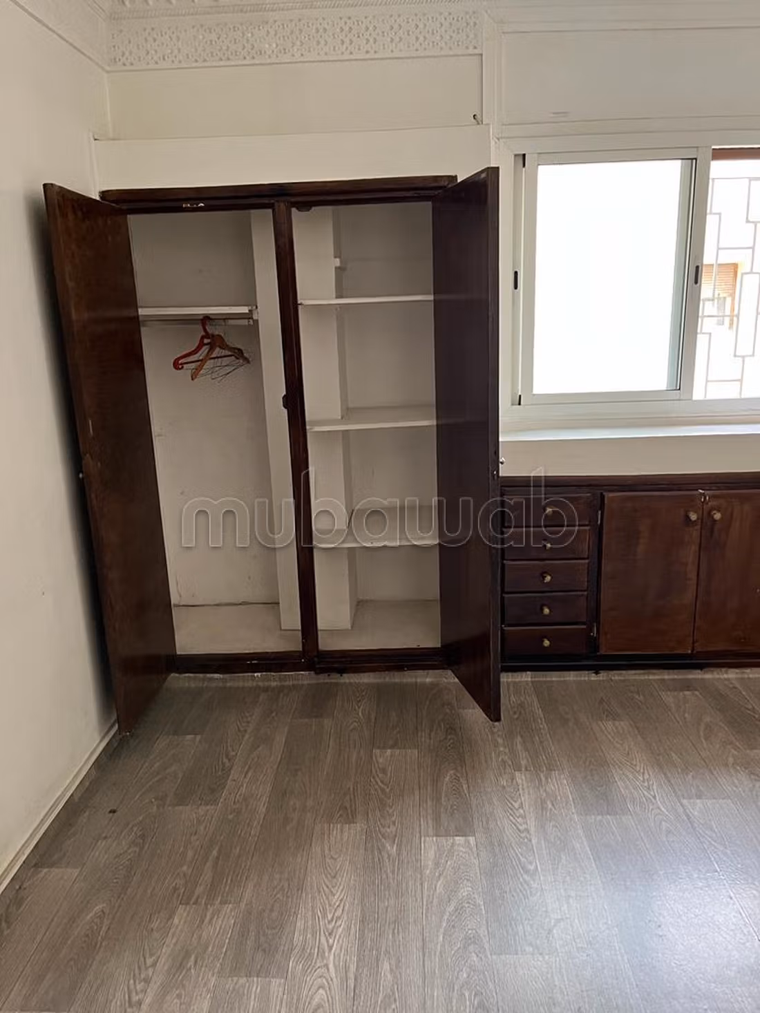 Appartement 160 mètres
3 chambres
Mersultan — 3