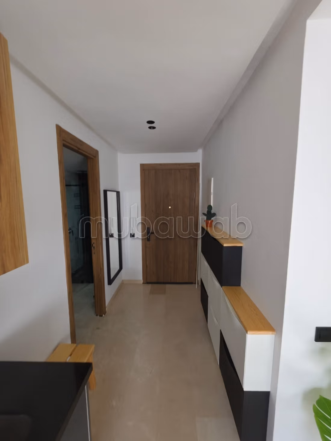 Studio arredato ben orientato con grande terrazza