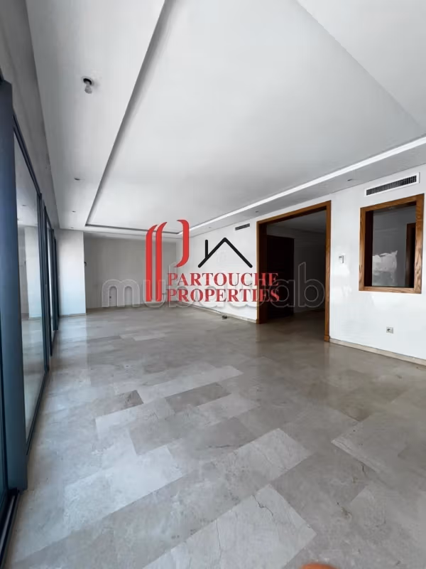 3ch vide Gauthier immeuble récent 165m2