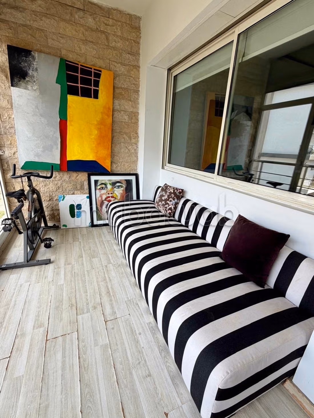 Louez cet appartement à Riyad. 
3 chambres. 
Bien meublé – pohled 5