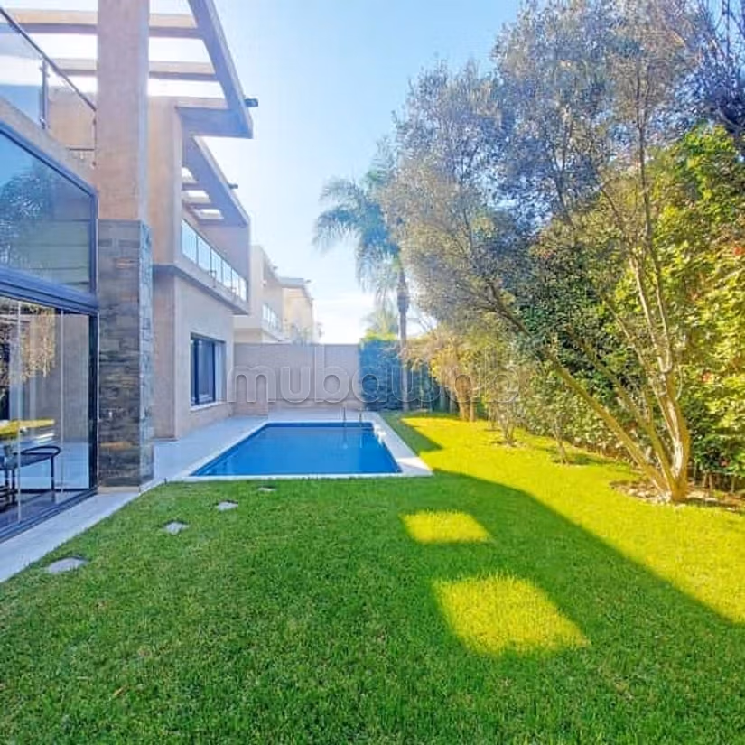 Villa à Vendre de 570.0 m² à Bouskoura,
Bouskoura