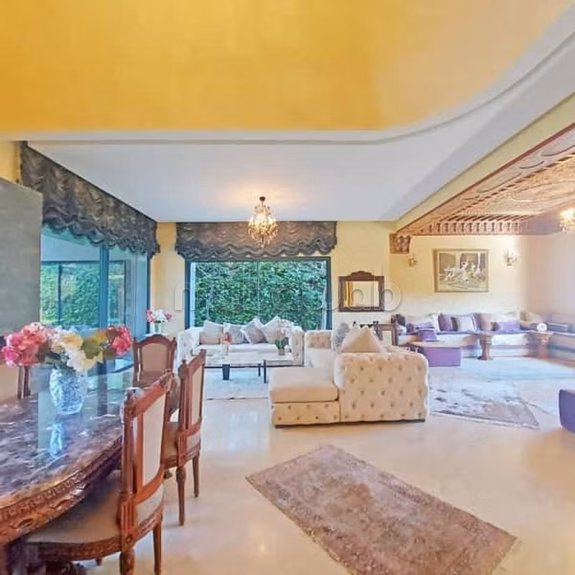 Villa à Vendre de 570.0 m² à Bouskoura,
Bouskoura