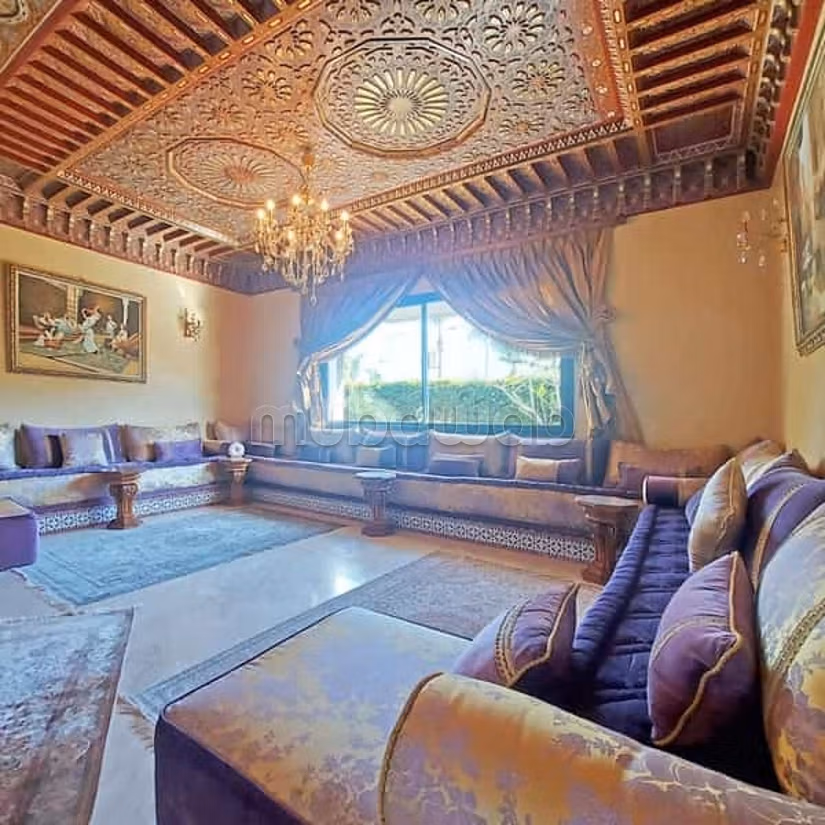Villa à Vendre de 570.0 m² à Bouskoura,
Bouskoura