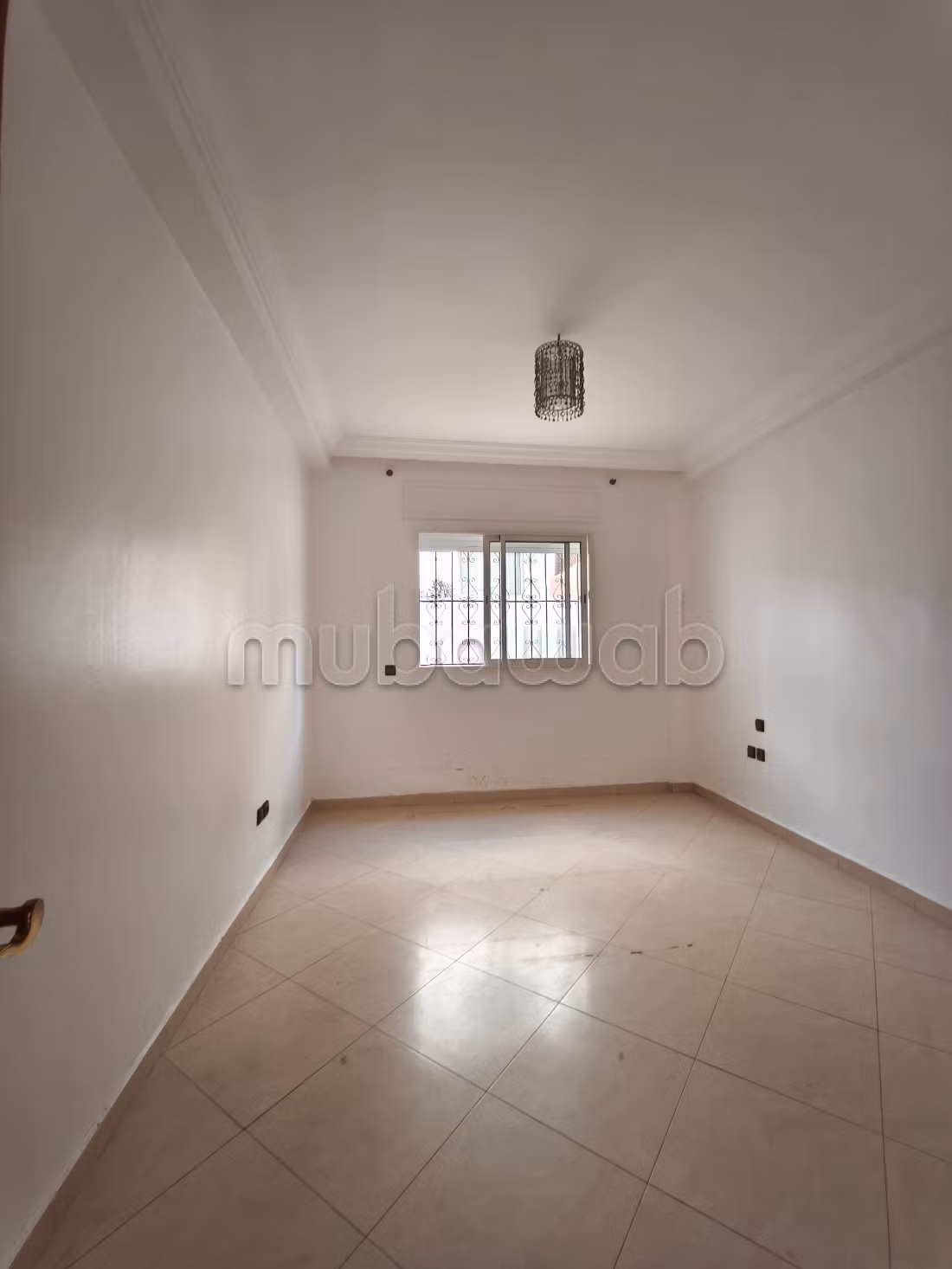 Appartamento in vendita. 2 camere. Posto auto e terrazzo