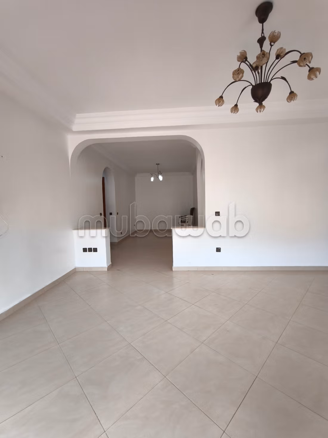 Appartamento in vendita. 2 camere. Posto auto e terrazzo