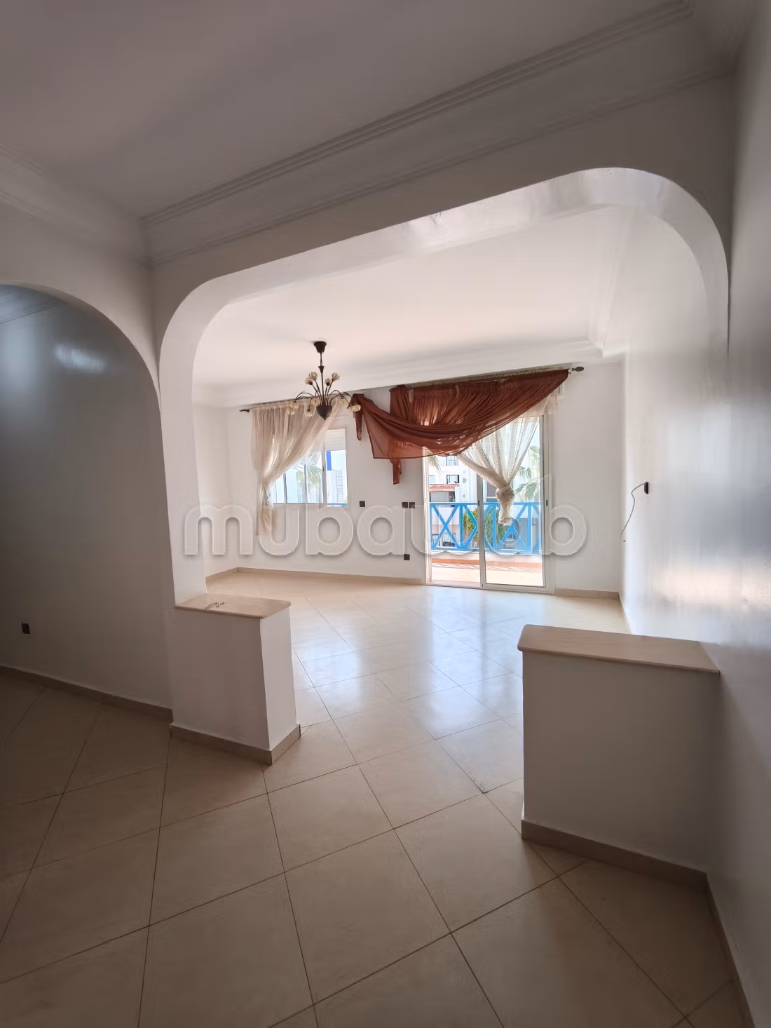 Appartamento in vendita. 2 camere. Posto auto e terrazzo